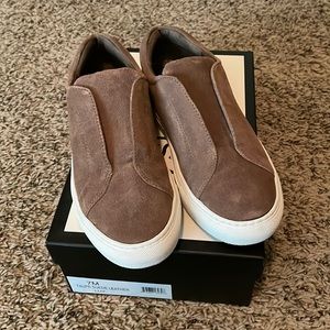 J/Slides like-new condition “Luv” style Taupe Suede Leather sneakers size 7